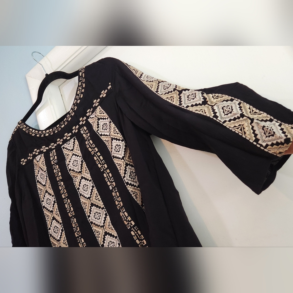 Women's Sundance Black Blouse With Cream/Tan Embroidery, Size L - Picture 6 of 16